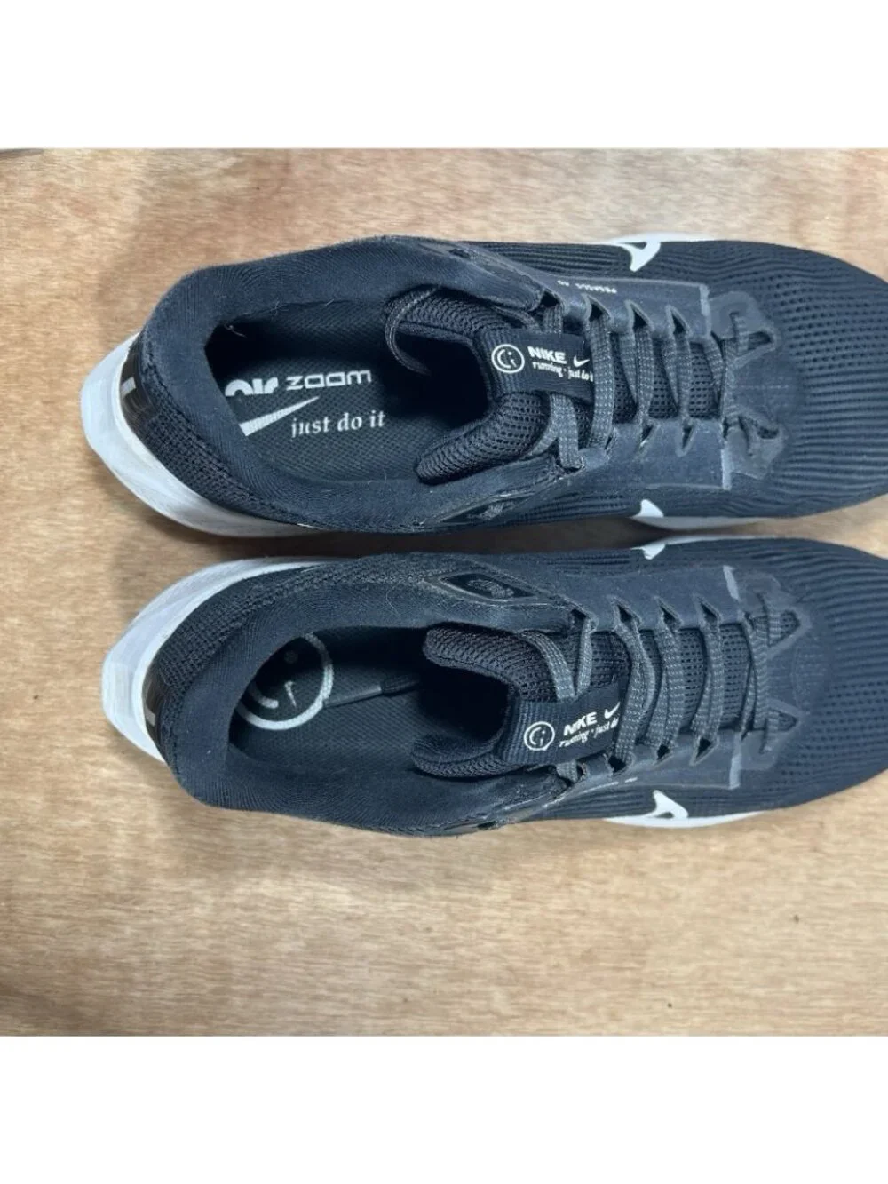 Nike Air Zoom Pegasus 40 Mens Size 10.5 Black White Running Sneakers DV3853-001